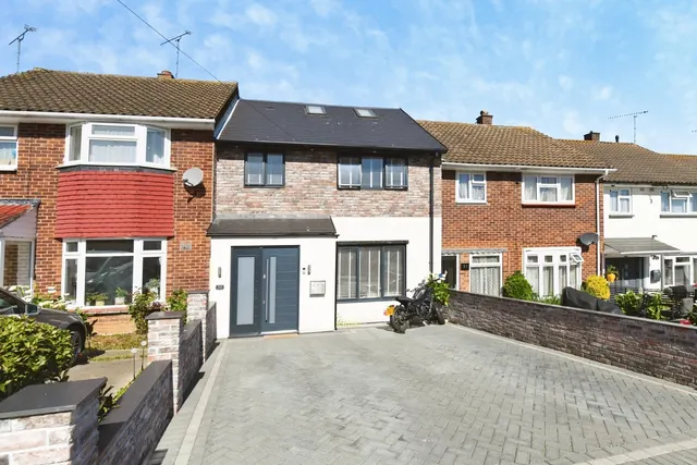 Mendip Crescent, Westcliff-on-Sea, Essex, SS0, photo 1