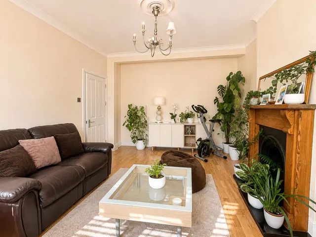 Stoneleigh Avenue, Worcester Park, KT4 8YA, photo 1