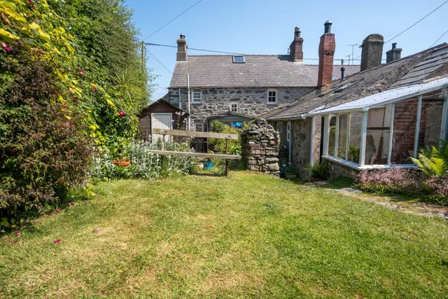 Photo 3 — Wernlas, Lon Gerddi, Edern, Pwllheli, Gwynedd, LL53 8YP