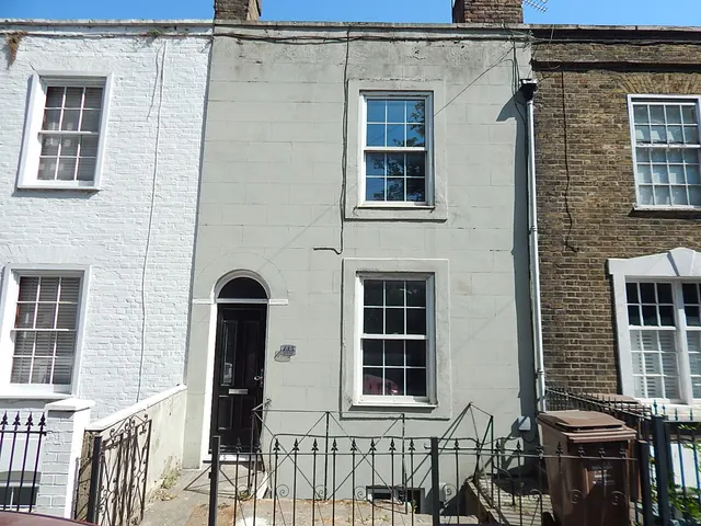 Maidstone Road, Rochester, ME1, photo 1