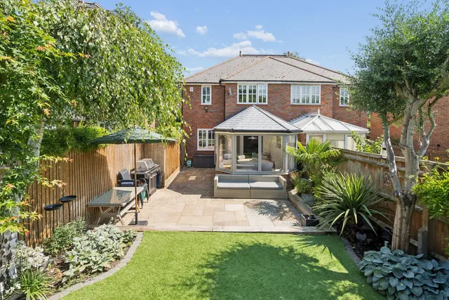 Grove Lane, Chalfont St Peter, SL9, photo 1