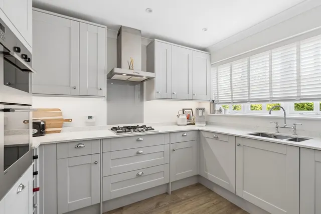 Grove Lane, Chalfont St Peter, SL9, photo 3