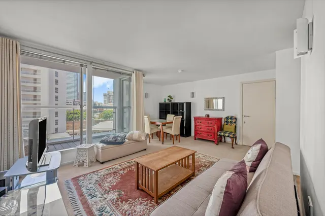Blackwall Way, London, E14, photo 1