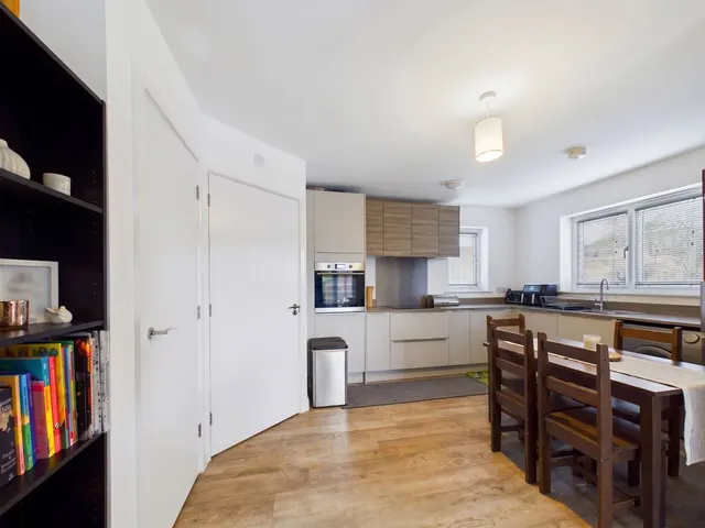 Quartz Close, Newhall, DE11, photo 3