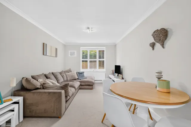 Maple Leaf Close, Biggin Hill, TN16, photo 3