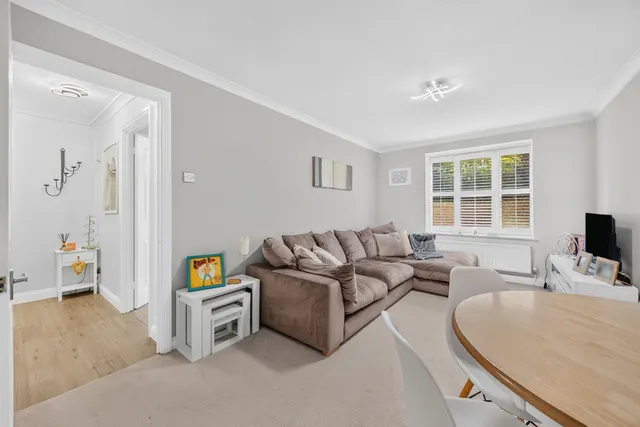Maple Leaf Close, Biggin Hill, TN16, photo 2