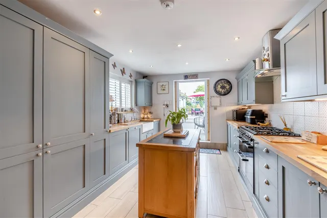 London Road, Ditton, photo 2