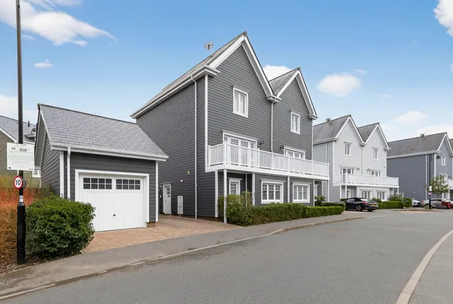 Champlain Street, Reading, RG2, photo 1