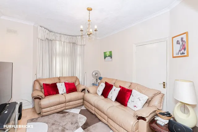 Grove Crescent Road, London, E15, photo 2