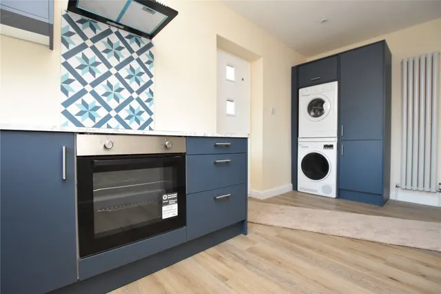 Horner Crescent, Batley, WF17, photo 3