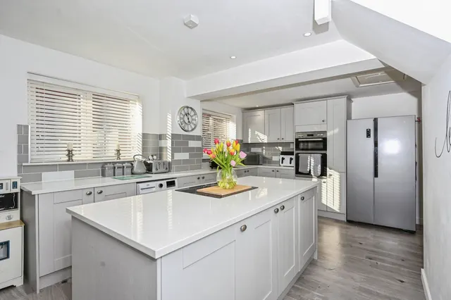 Porthleven Road, Runcorn, WA7, photo 1