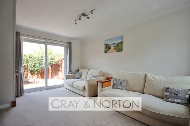 Photo 2 — Saffron Close, Croydon, CR0 3GT