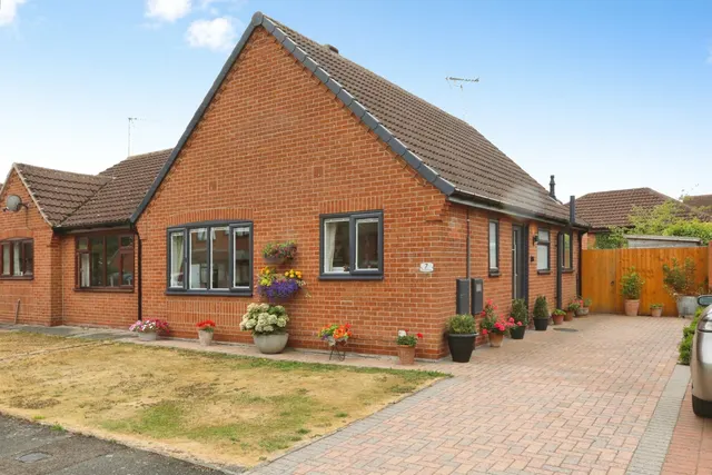 Grove Park, Misterton, DN10, photo 1