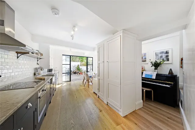 St. Elmo Road, London, W12, photo 2