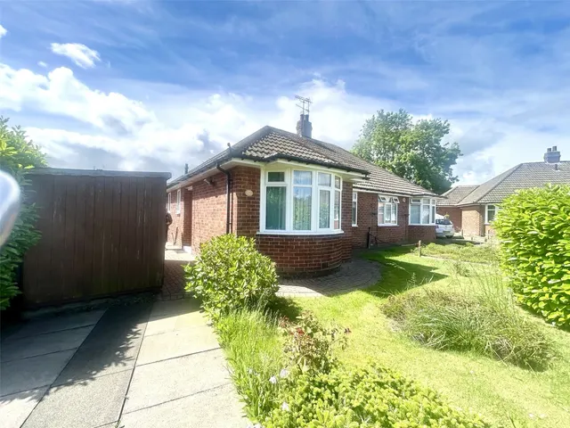 Glendale Drive, Darlington, Durham, DL3, photo 1