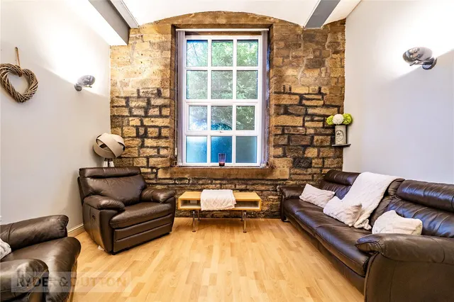 Ripponden, HX6, photo 1