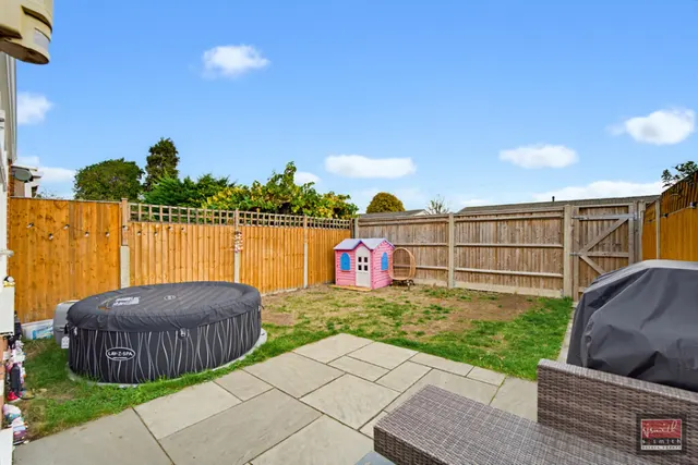 Wentworth Close, Ashford, photo 3