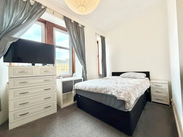 Photo 3 — Dumbarton Road, Partick