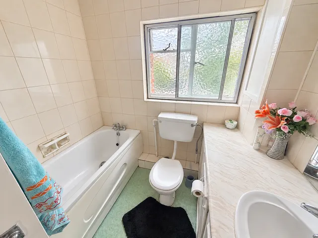 Photo 2 — Somerset Gardens, SW16