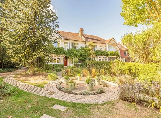 Ormond Avenue, Hampton, TW12, photo 1
