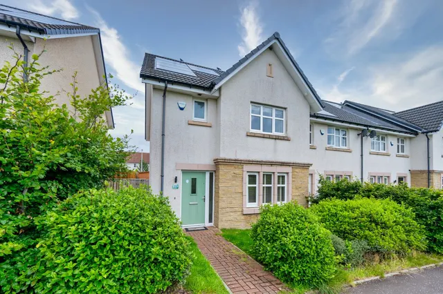 Raeside Grove, Newton Mearns, G77, photo 1