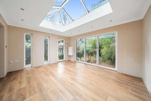 Thames Close, Chertsey, KT16, photo 2
