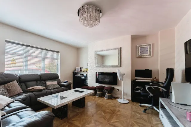 Photo 2 — Laurel Road, Tranmere, Birkenhead