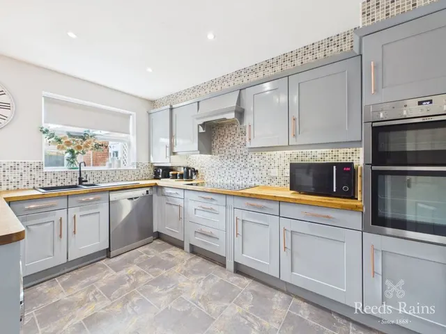 Photo 2 — Waterdale Close, Bridlington, East Riding of Yorkshire, YO16