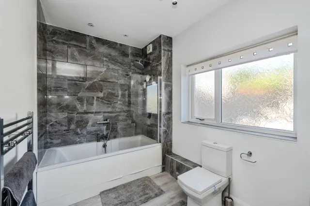 Neath Road, Swansea, SA6, photo 3