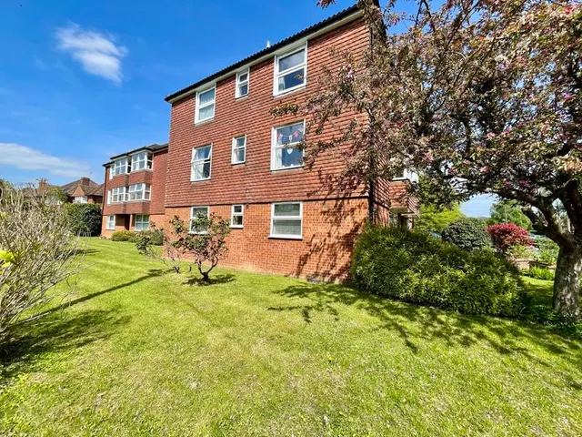 Blind Lane, Bourne End SL8 5TG, photo 1