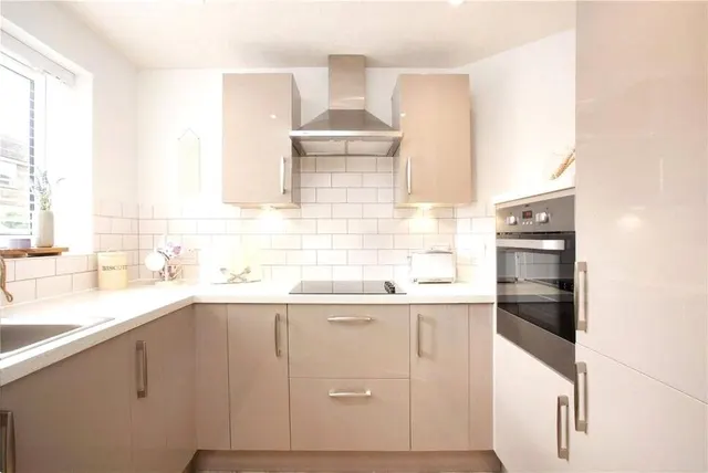 Photo 3 — Wratten Road West, Hitchin, Hertfordshire, SG5