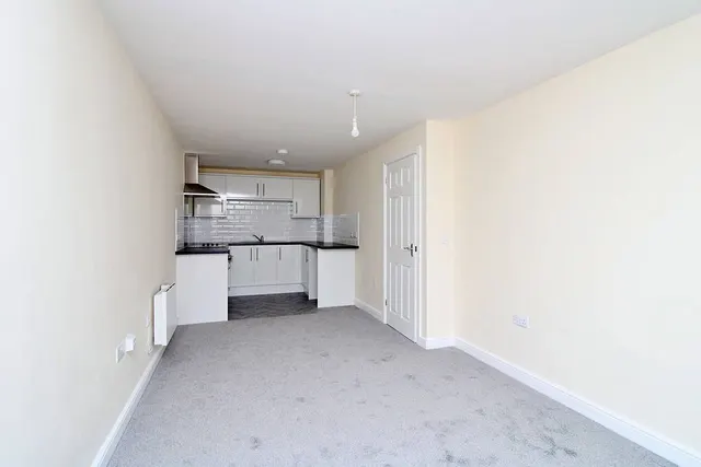 Photo 3 — Blackwood Avenue, Bilton, Rugby, Warwickshire, CV22 7ER