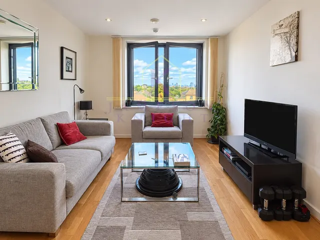 Chartfield Avenue, London, SW15, photo 1