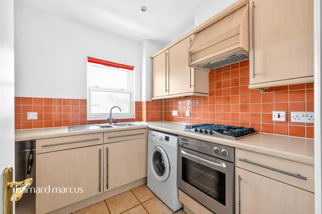 Ravens Close, Surbiton, KT6, photo 3