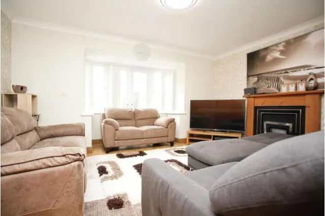 St. Lukes Way, Nuneaton, CV10, photo 2