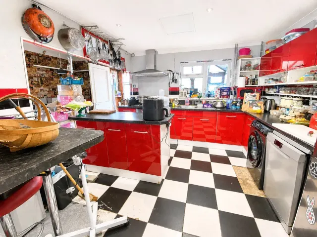 Photo 2 — St. Marys Avenue, Hailsham, East Sussex, BN27