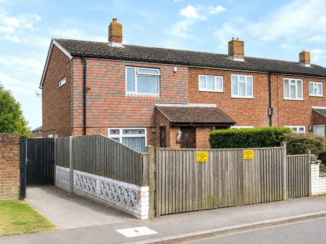 St. Marys Avenue, Hailsham, BN27, photo 1