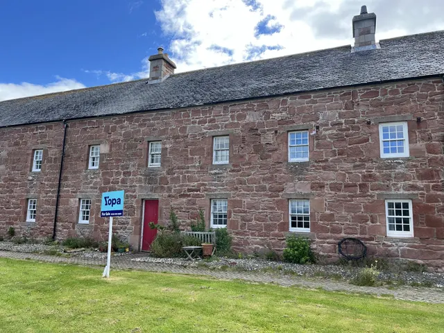 Marine Terrace, Cromarty, IV11, photo 1