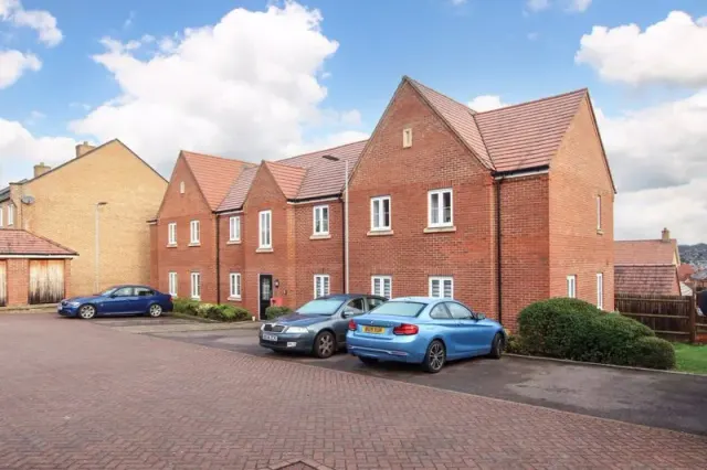 Siskin Drive, Hemel Hempstead, Hertfordshire, HP3 0FT, photo 1