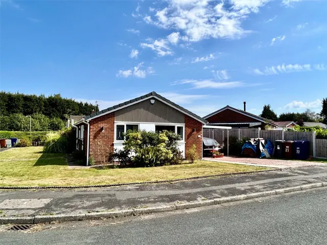 St. Saviours Close, Bamber Bridge, Preston, Lancashire, PR5, photo 1