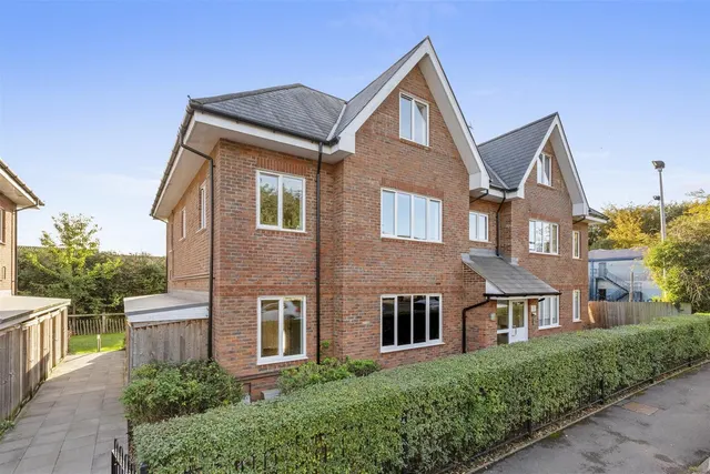 Gilletts Lane, High Wycombe, HP12, photo 1