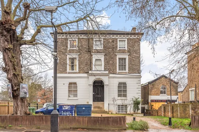 Photo 2 — Kings Avenue, London, SW4