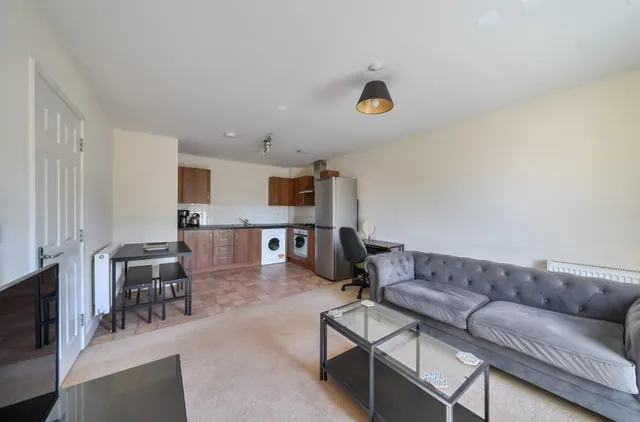 Daimler Drive, Dunstable, LU6, photo 3