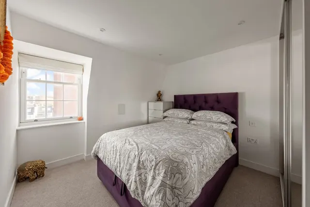Lisgar Terrace, London, W14, photo 3