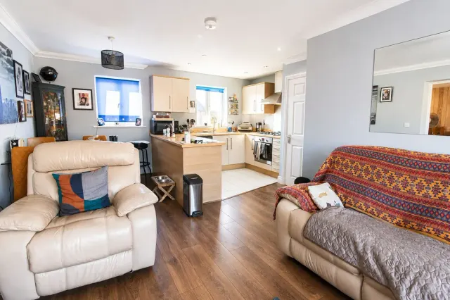 Valerian Way, Stotfold, SG5, photo 2