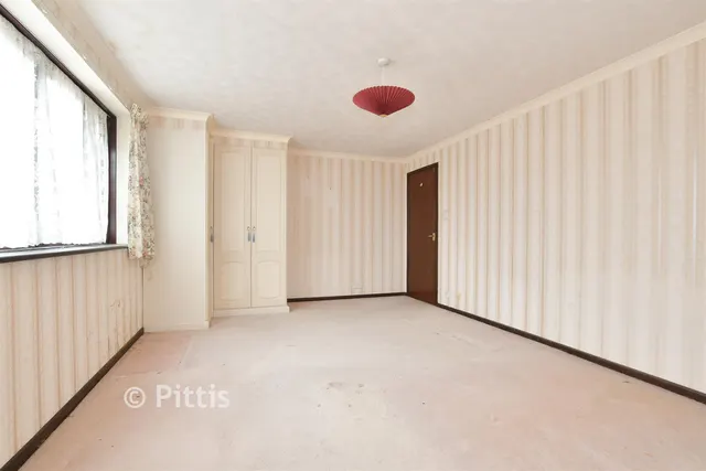 Place Road, Cowes, PO31, photo 3
