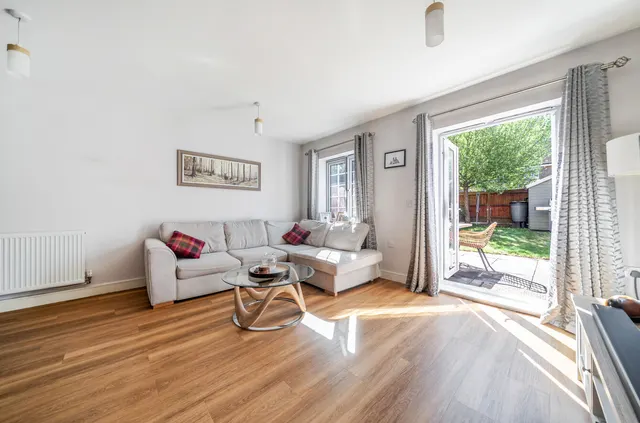 Woodland Close, Godalming, GU7, photo 2