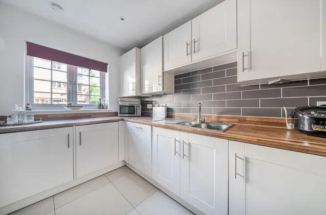 Woodland Close, Godalming, GU7, photo 3