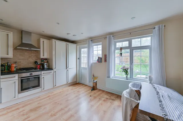 Photo 3 — 3 St Hughes Close, College Gardens, London