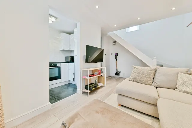 Photo 3 — Lime Close, STEVENAGE, Hertfordshire, SG2